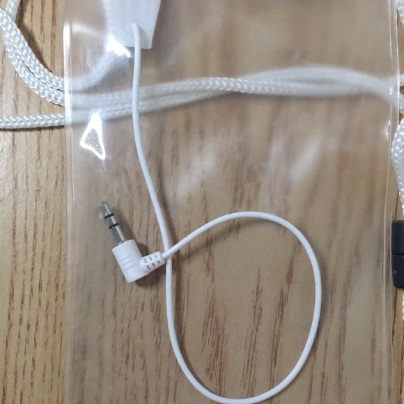 iPhone waterproof pouch Great for Boating Water Events Activities Etc - Picture 6 of 6